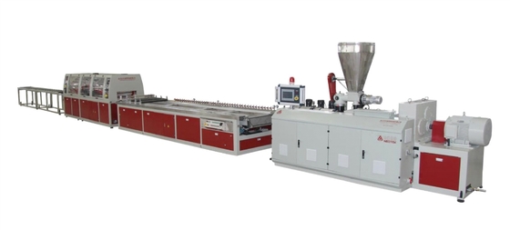 25000 KG Línea de extrusión automática de tableros de cocina WPC2 para las necesidades de producción de puertas amplias