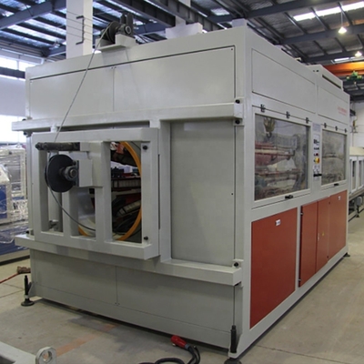 Diseño de la máquina de extrusión de tuberías de PVC personalizada 380v 50hz para la línea de producción en servicio