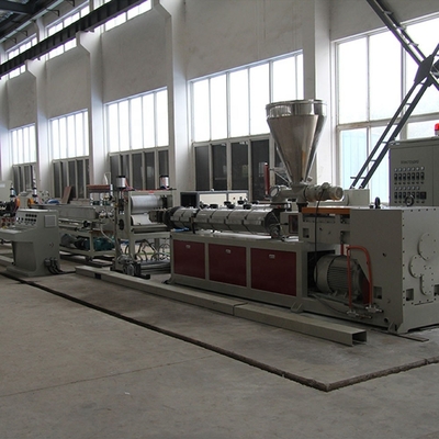 250kW Granulados de potencia de tejado de tejas de perfil de Pvc Línea de extrusión de láminas de plástico máquina de tornillo doble