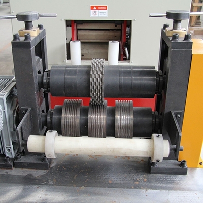 250kW Granulados de potencia de tejado de tejas de perfil de Pvc Línea de extrusión de láminas de plástico máquina de tornillo doble