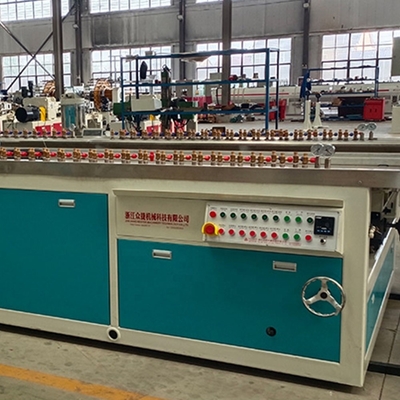 Instalación de fabricación Máquina automática de fabricación de láminas huecas de PVC con doble tornillo
