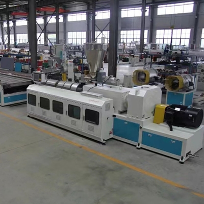 Instalación de fabricación Máquina automática de fabricación de láminas huecas de PVC con doble tornillo