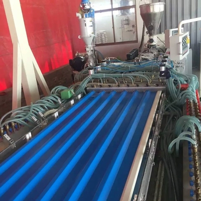 Máquina de extrusión de chapa hueca de PVC de doble tornillo profesional con garantía de satisfacción