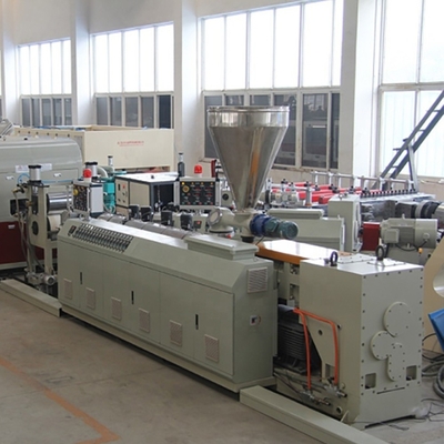 Línea de extrusión de doble tornillo para PVC con tecnología líder y larga vida útil