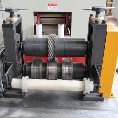 Acero 250kw 380v 50hz Perfil Contenedores de plástico Extrusora de láminas de PVC para la producción