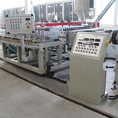 Línea de extrusión avanzada para la producción de hojas de cartón de espuma de PVC de tecnología líder 23500 KG