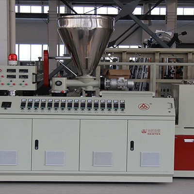 32.9 rpm Velocidad de tornillo Profil automático de la ventana y la puerta Máquina de extrusión de briquetas para PVC