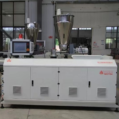 Línea de extrusión de perfiles de azulejos vidriados personalizados Máquina de extrusión de PVC para la producción