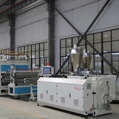 Línea de extrusión de perfiles de azulejos vidriados personalizados Máquina de extrusión de PVC para la producción
