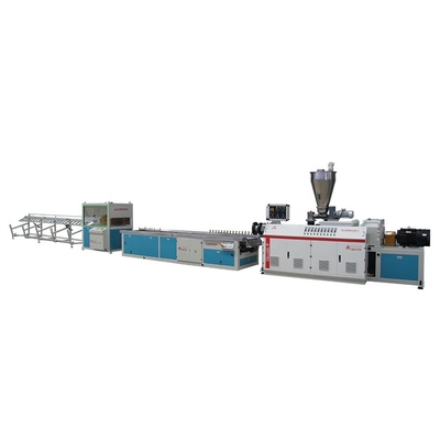 Proporción L/D de tornillo 156 1 Línea de extrusión para la máquina de extrusión WPC de alta productividad de 118kw