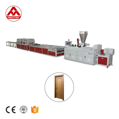 Linea de extrusión de tableros de cocina de puerta ancha WPC2 26000x7000x4000 para producción personalizada