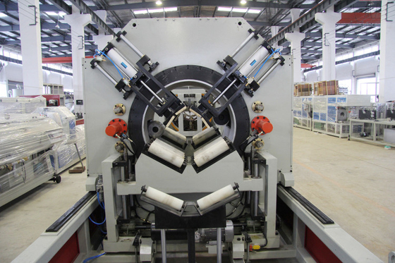 90 rpm Velocidad de tornillo LG1200 Línea de extrusión de tuberías PE para suministro de agua y gas 38000 KG