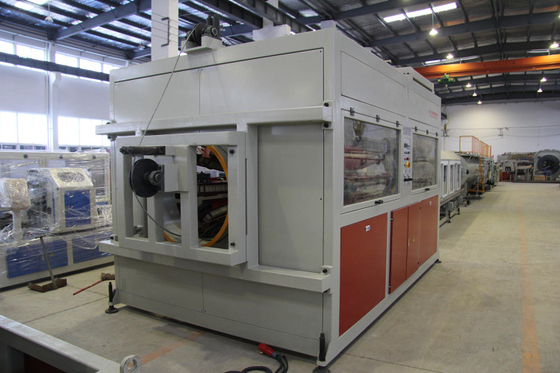 90 rpm Velocidad de tornillo LG1200 Línea de extrusión de tuberías PE para suministro de agua y gas 38000 KG