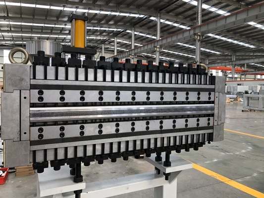 Línea de extrusión de chapa hueca PC PP de 320 kW con tecnología avanzada