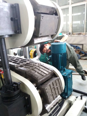Linea de extrusión de revestimiento de piedra de PVC de 1 tornillo con relación L/D para una producción rápida y precisa