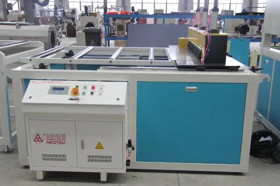 Línea de extrusión de tejas de PVC con doble tornillo cónico de plástico